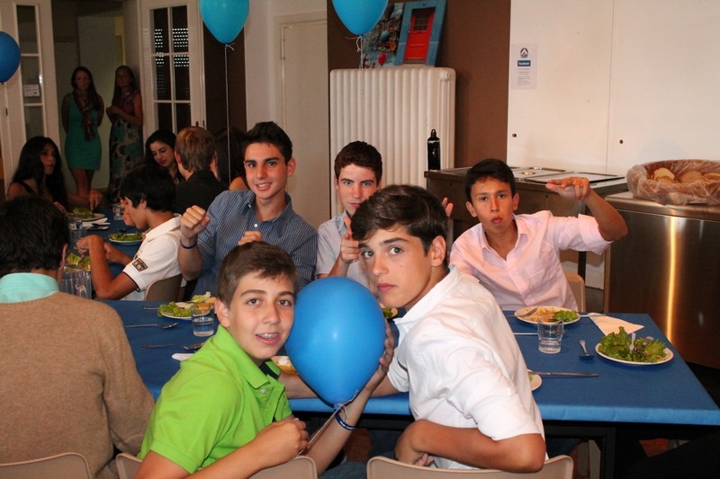 Village Camps International Summer Camp Leysin, Switzerland 2025-08-09 https://www.villagecamps.com/journals_admin/images/701-21-promdinner (48).jpg